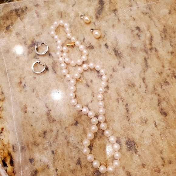 14k White Gold Earrings w Diamonds + Pearls Necklace added as a 🎁 bonus! - Picture 6 of 11